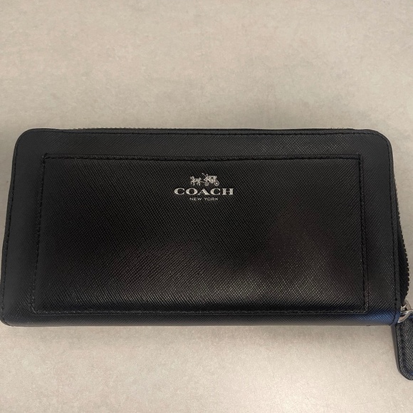 Authentic Coach Black Leather Wallet (like new) - Picture 1 of 12